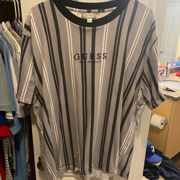 XL Guess Tee